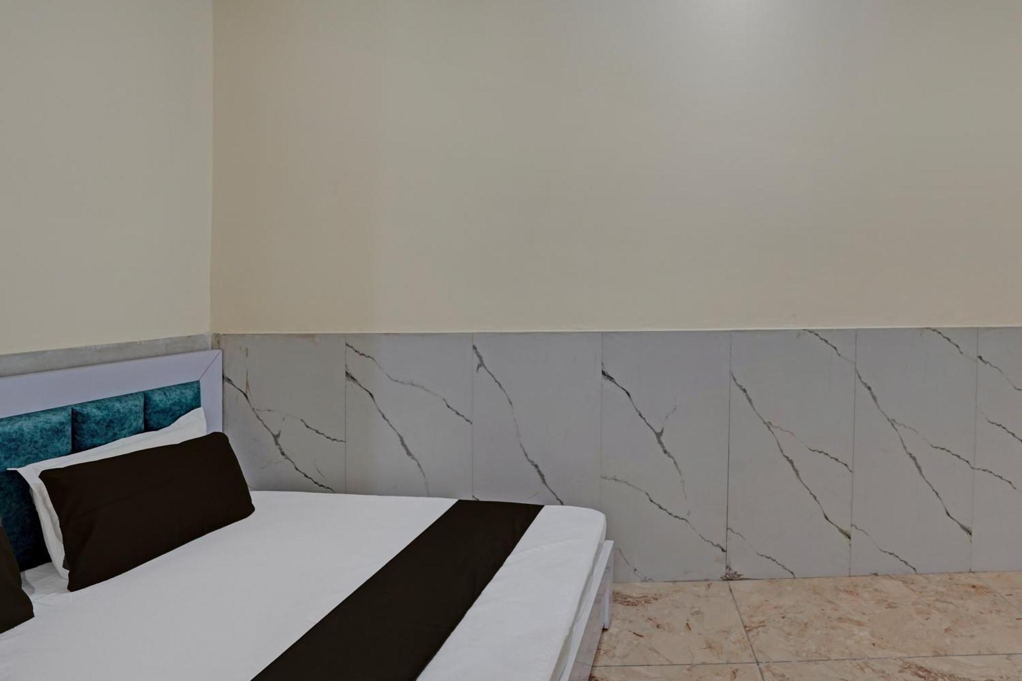 Hotel O Abhinav Hotel Noida Zewnętrze zdjęcie